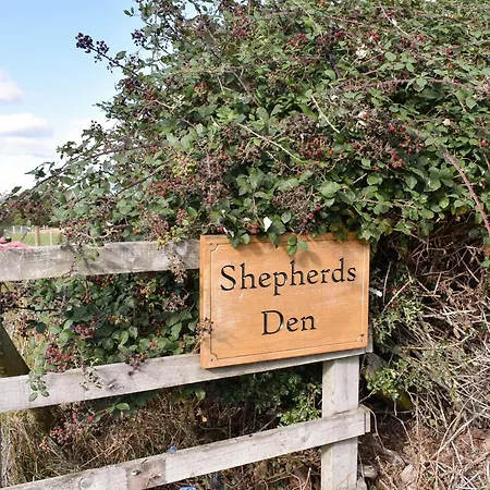 Shepherds Den 度假居 *